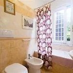 Vatican Low Cost Apartman *